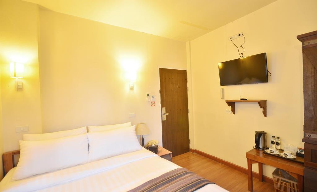 Bed and Breakfast I'M Happy Чиангмай Экстерьер фото