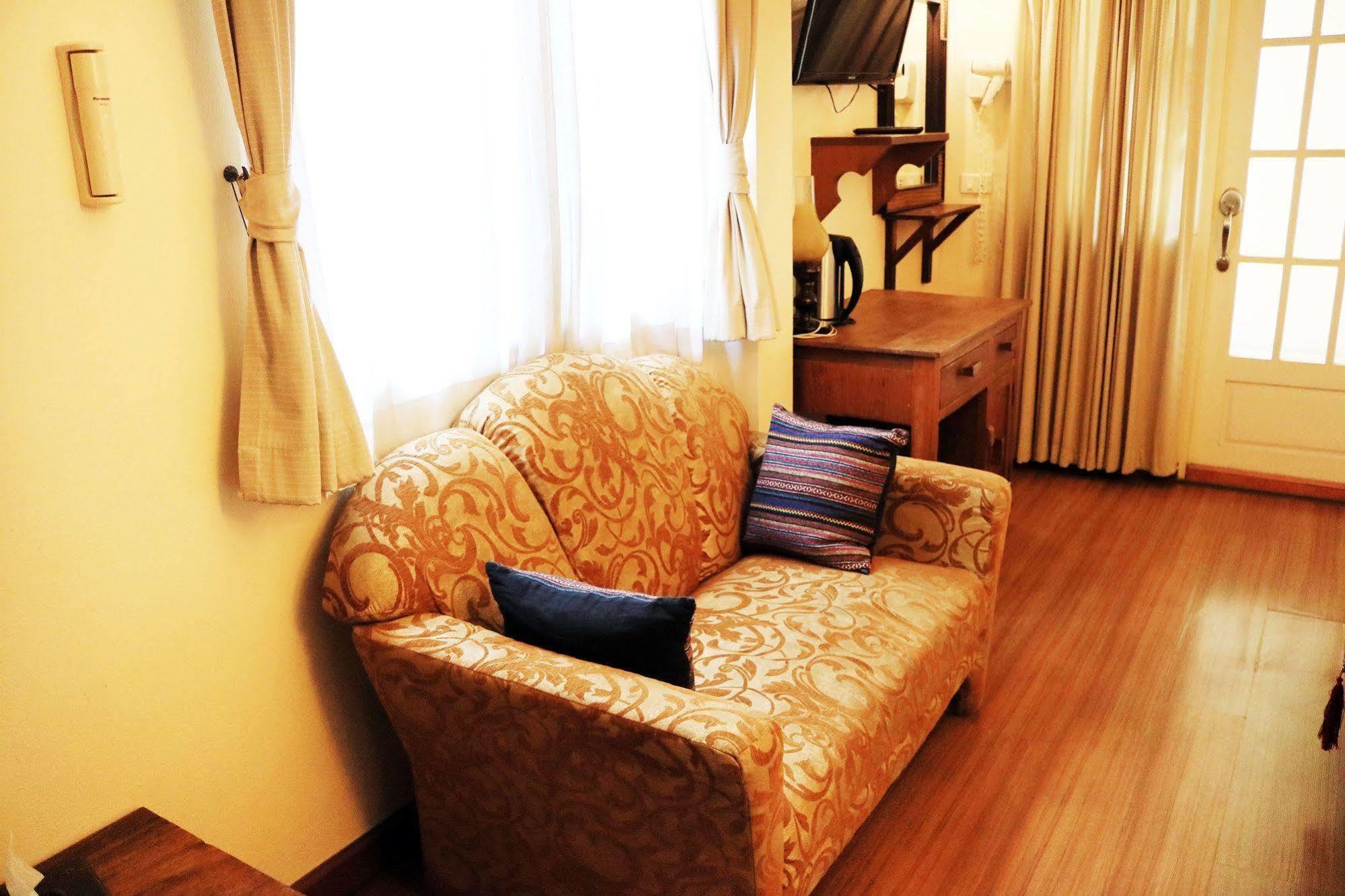 Bed and Breakfast I'M Happy Чиангмай Экстерьер фото