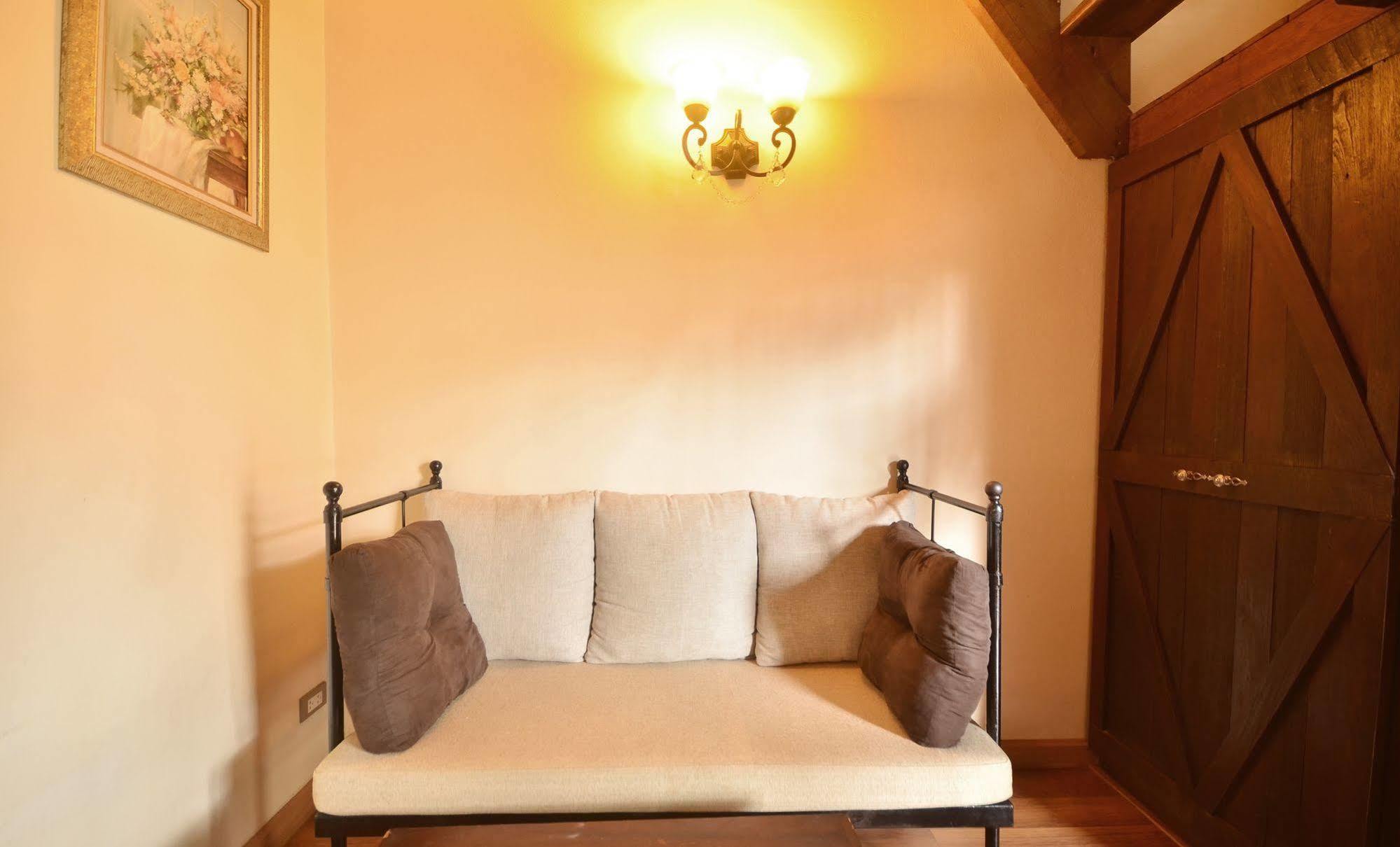 Bed and Breakfast I'M Happy Чиангмай Экстерьер фото