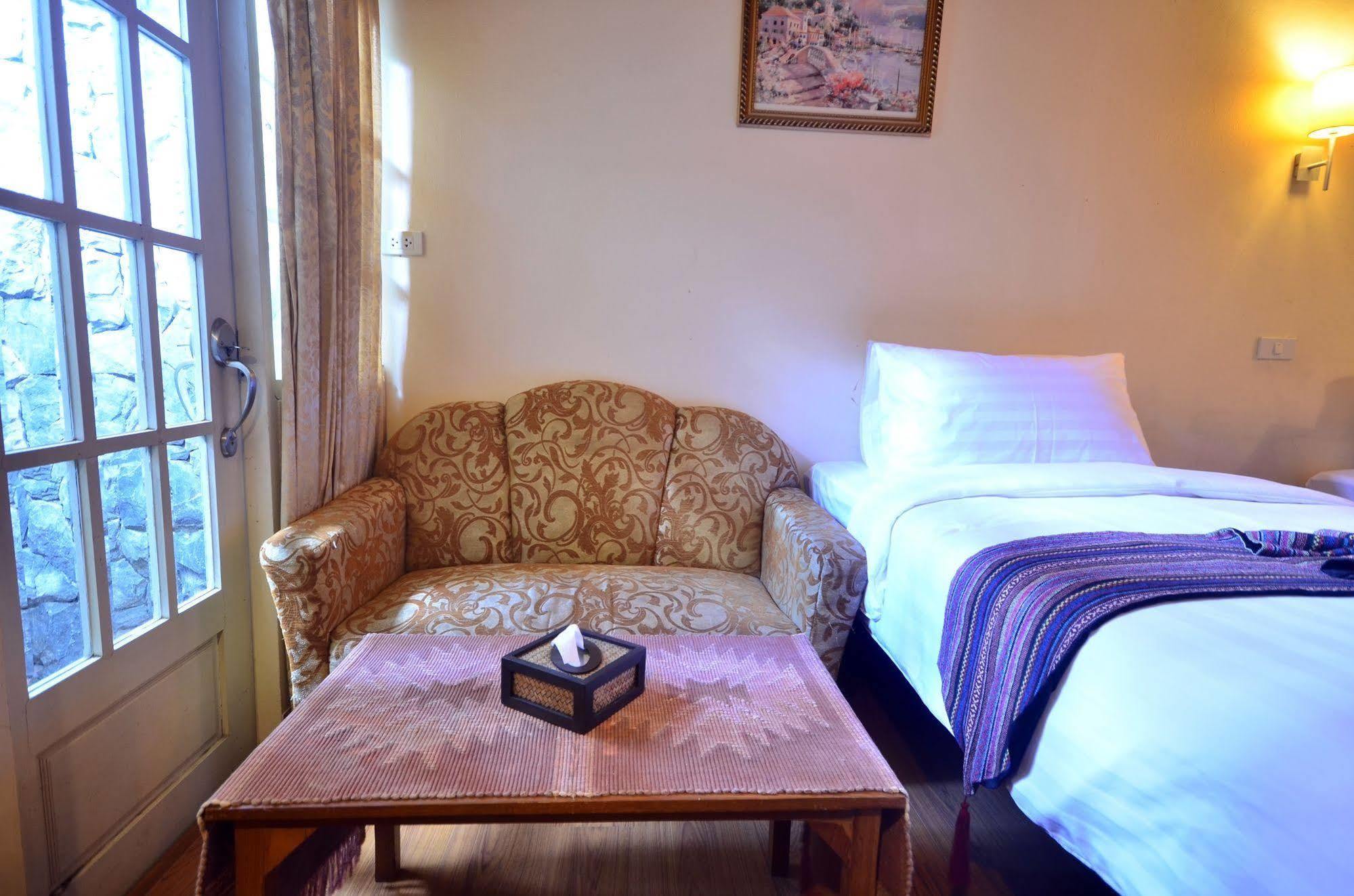 Bed and Breakfast I'M Happy Чиангмай Экстерьер фото