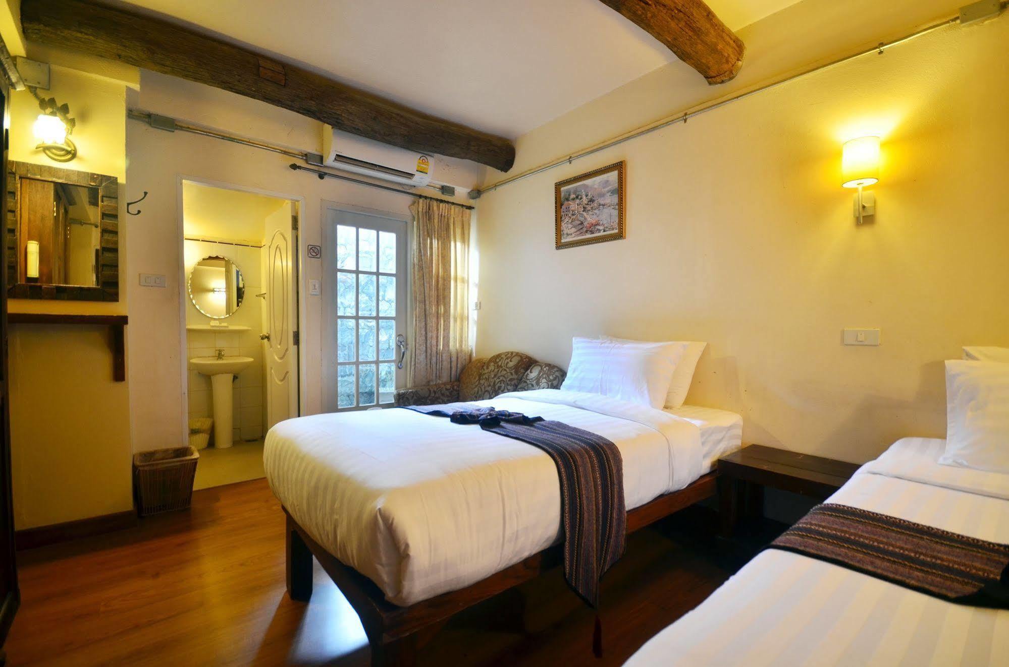 Bed and Breakfast I'M Happy Чиангмай Экстерьер фото
